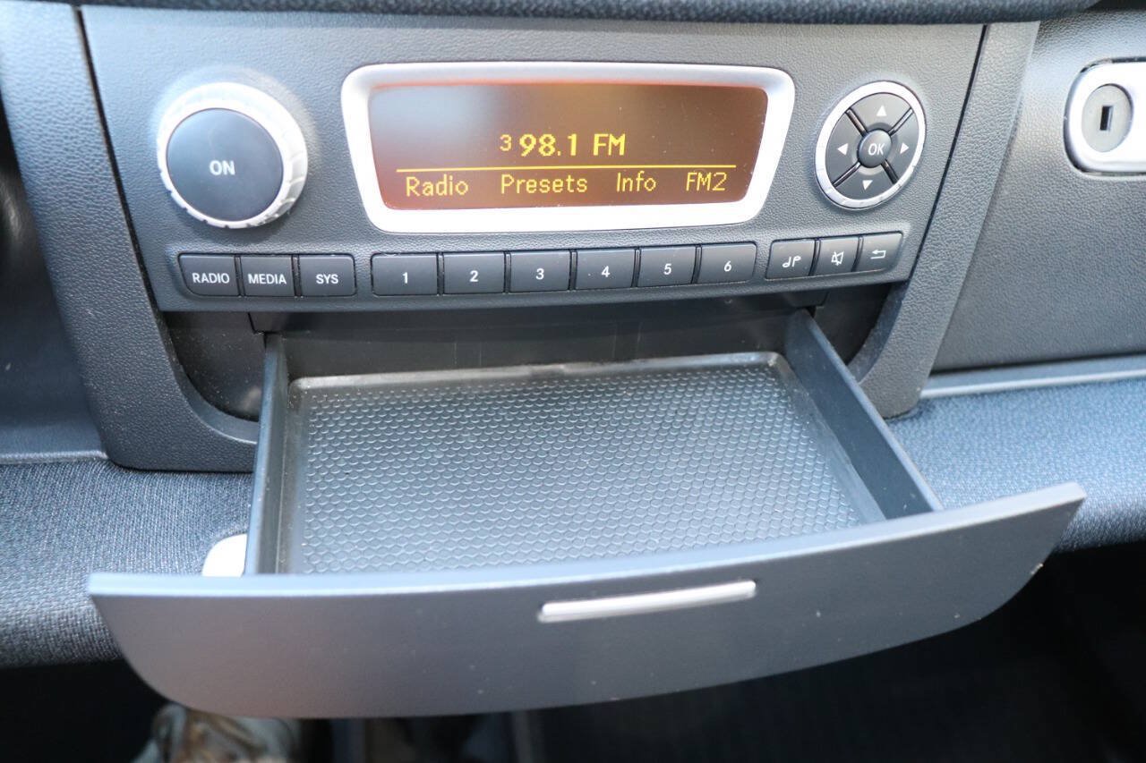 Used 2013 smart fortwo pure RWD image 21