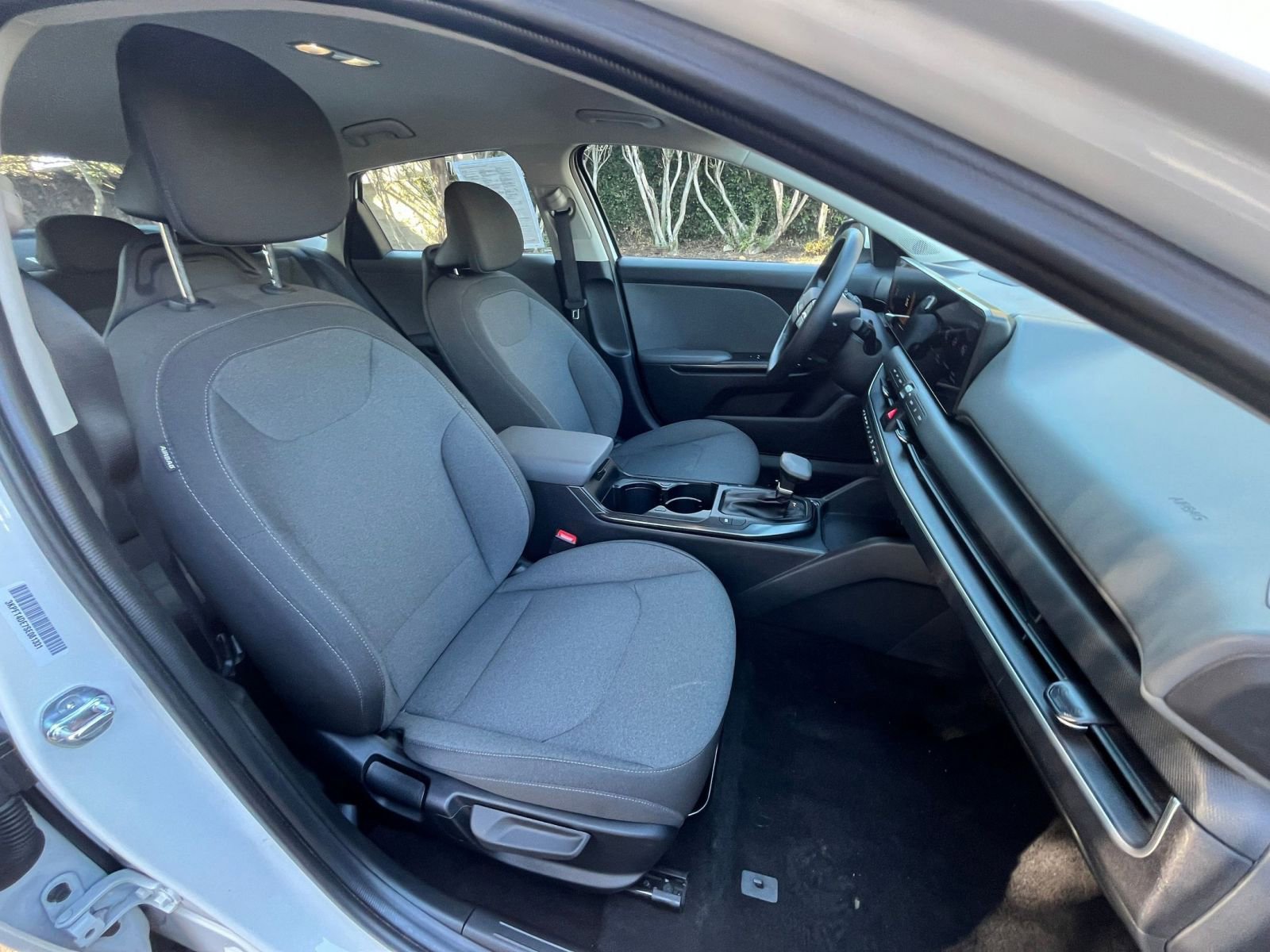 Used 2025 Kia K4 FWD image 35