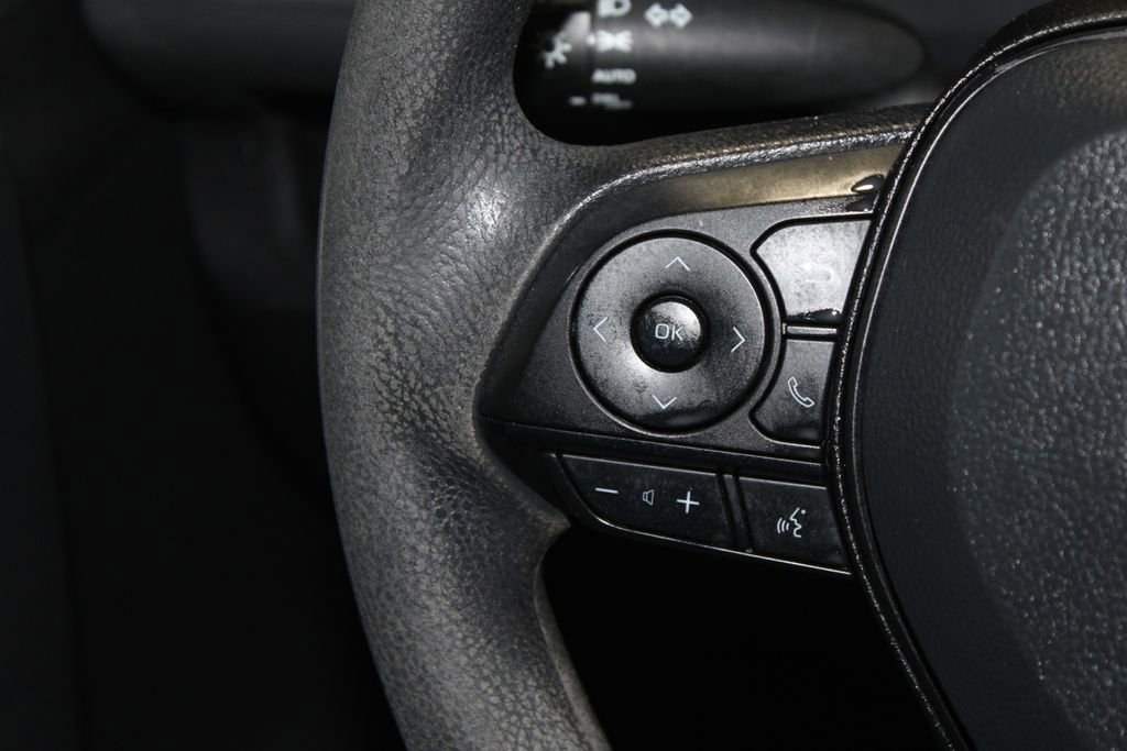 Used 2022 Toyota RAV4 XLE AWD/4WD image 18