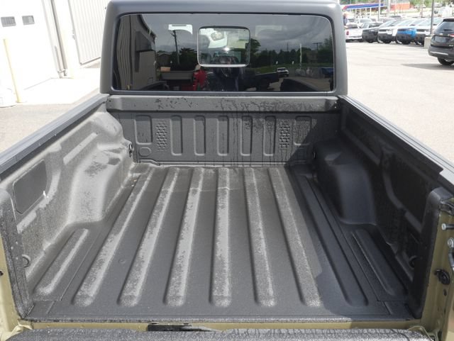 New 2026 Jeep Gladiator Rubicon w/ Safety Group AWD/4WD image 11