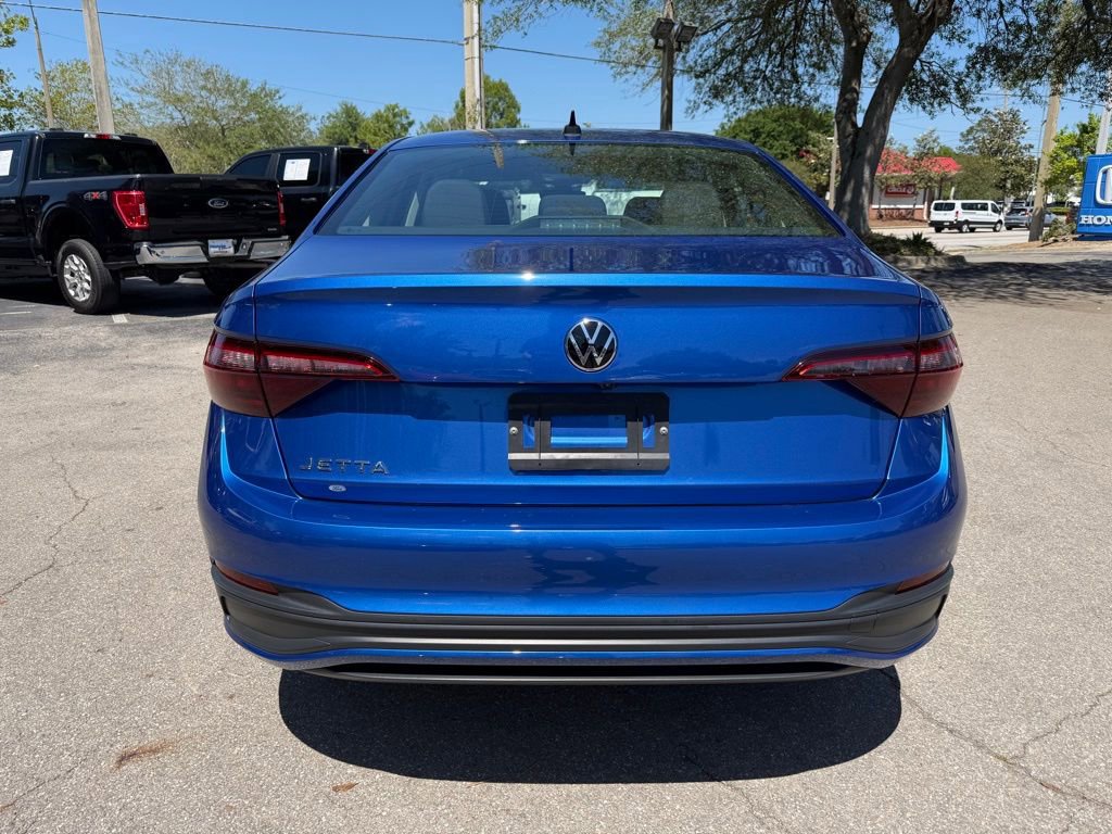 Used 2024 Volkswagen Jetta S image 5