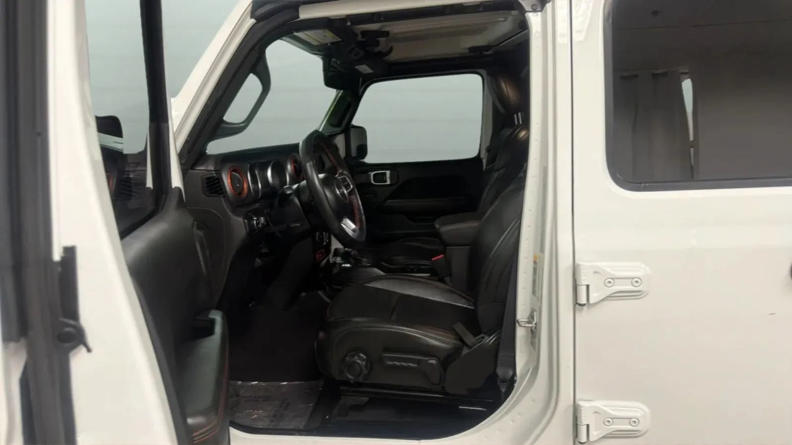 Used 2022 Jeep Gladiator Mojave w/ Safety Group AWD/4WD image 21