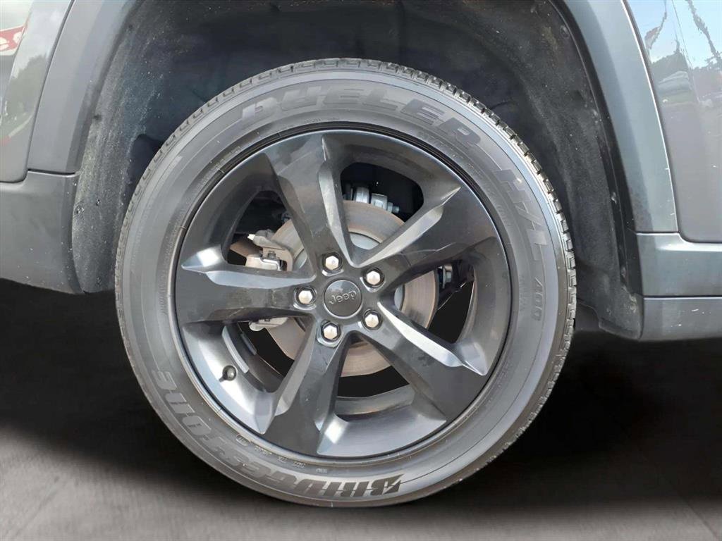 Used 2024 Jeep Grand Cherokee Altitude image 19