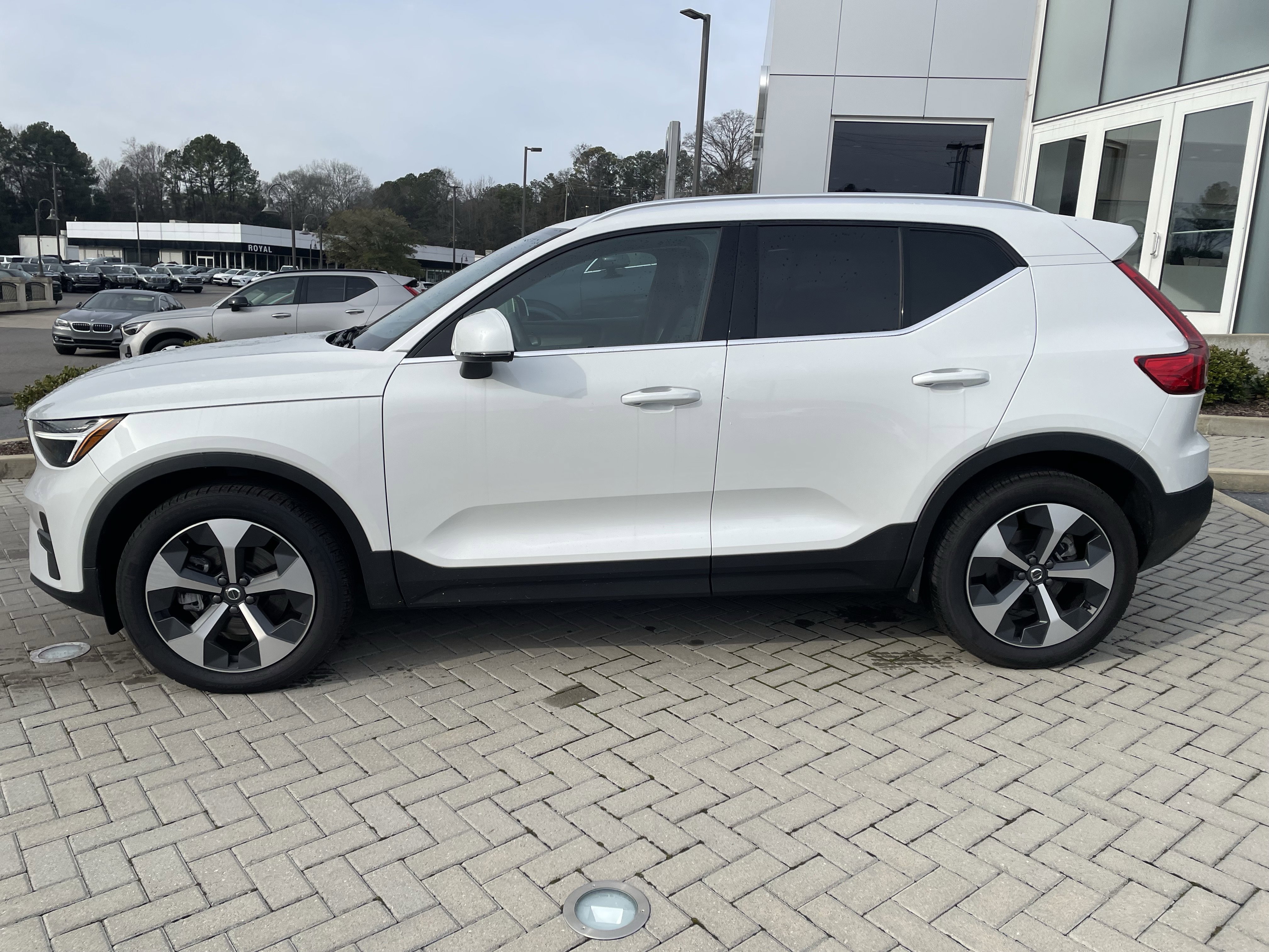 New 2025 Volvo XC40 B5 Core w/ Protection Package Premier image 7