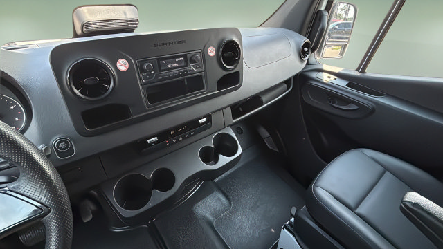 Used 2025 Mercedes-Benz Sprinter 2500 image 24