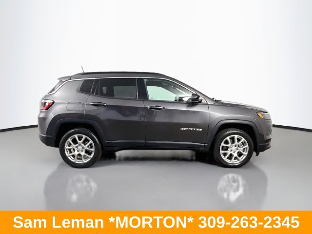 Used 2023 Jeep Compass Latitude w/ Sun and Sound Group AWD/4WD image 8