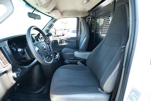 Used 2021 Chevrolet Express 2500 w/ Driver Convenience Package RWD image 19