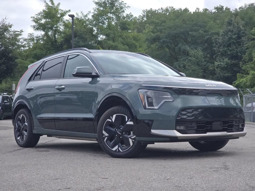 Used 2024 Kia Niro Wave w/ Wave Preserve Package FWD image 1