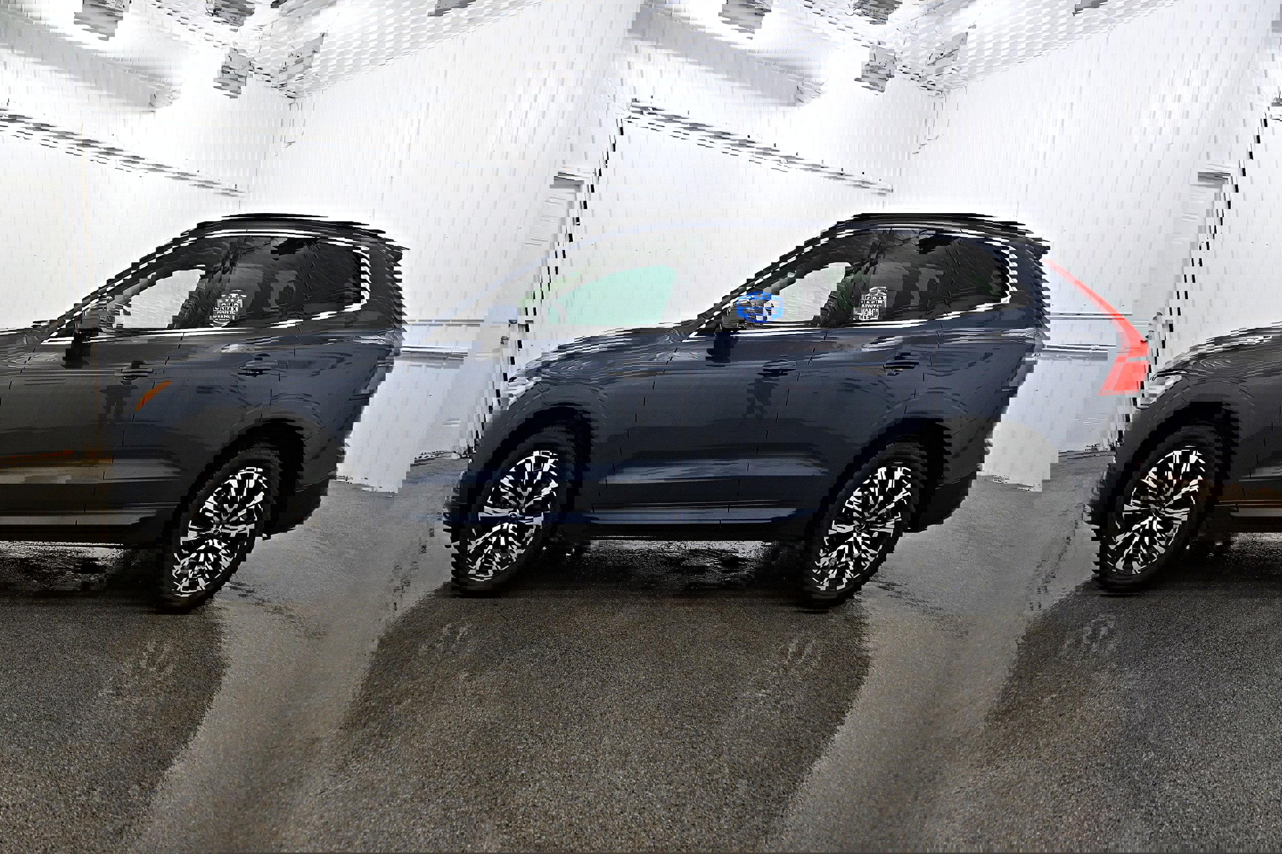 Used 2023 Volvo XC60 B5 Core w/ Climate Package image 22