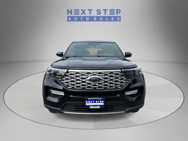Used 2020 Ford Explorer Platinum w/ Premium Technology Package AWD/4WD image 2