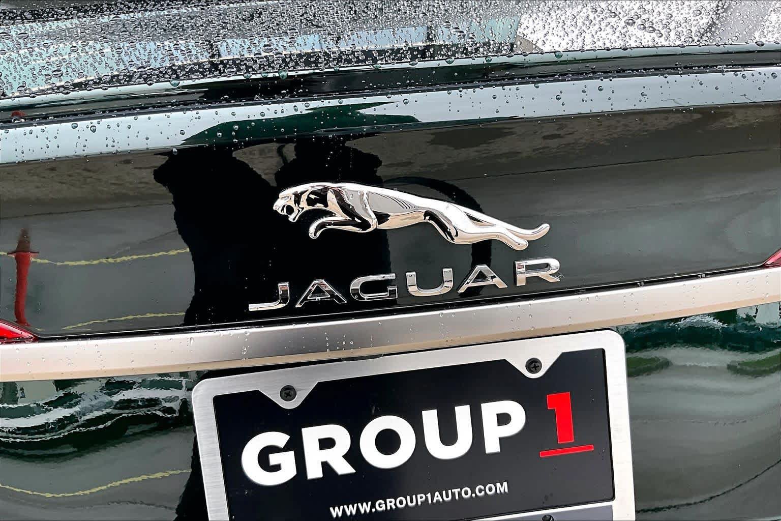 Used 2024 Jaguar XF R-Dynamic SE AWD/4WD image 10