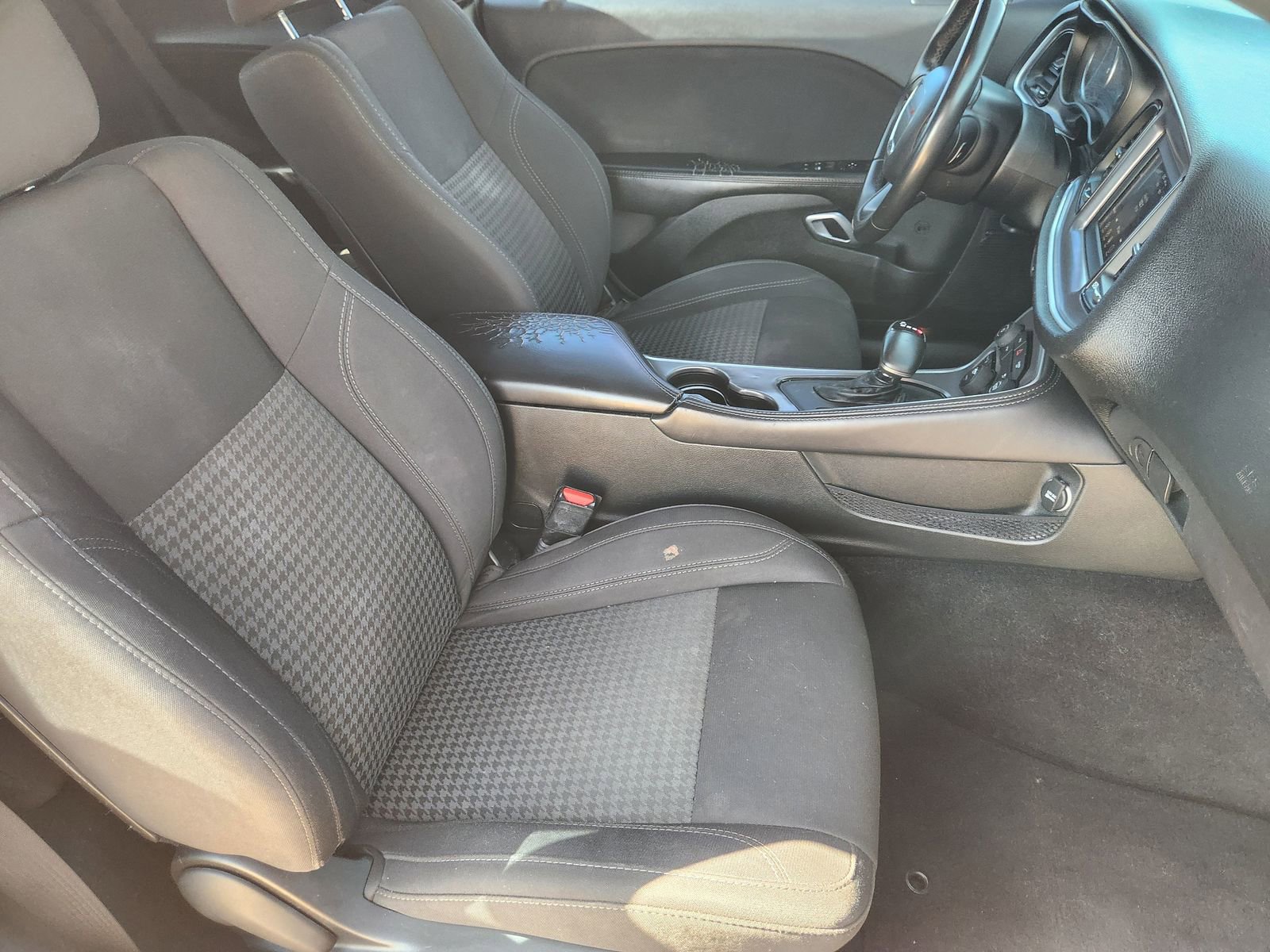 Used 2019 Dodge Challenger SXT image 14