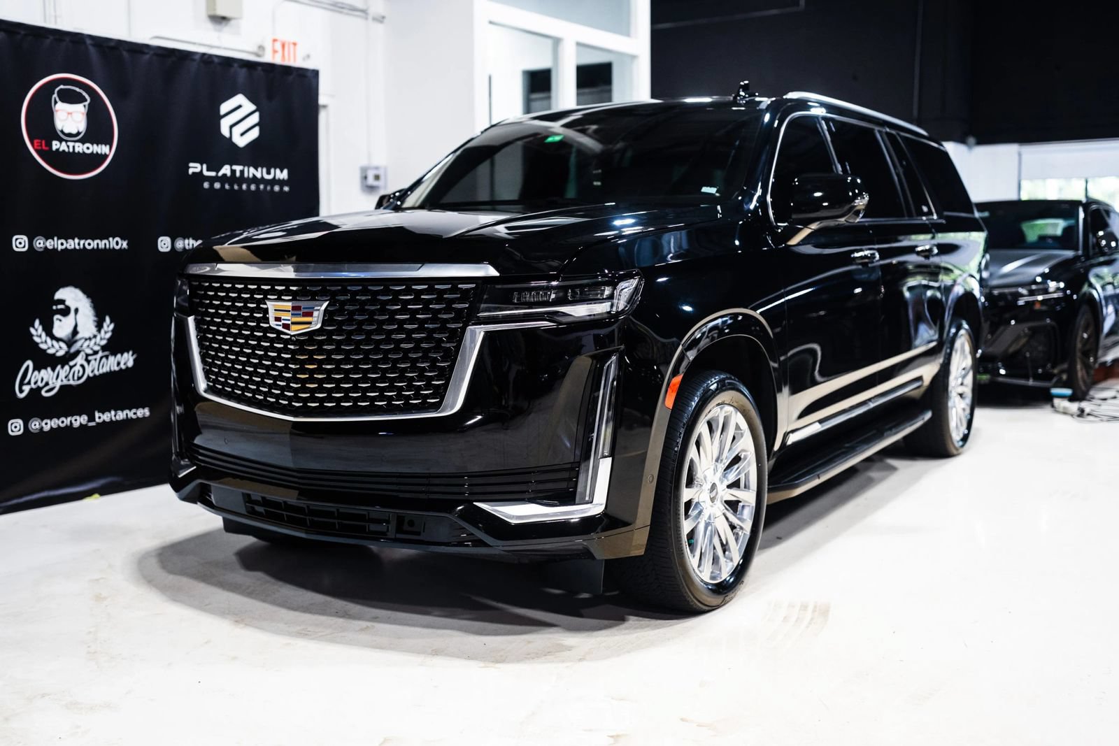 Used 2021 Cadillac Escalade ESV Premium Luxury w/ LPO, Floor Liner Package AWD/4WD image 3