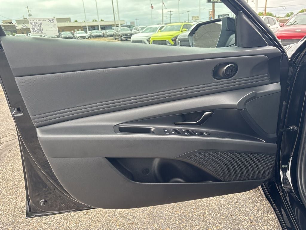 Certified 2025 Hyundai Elantra Sport FWD image 14