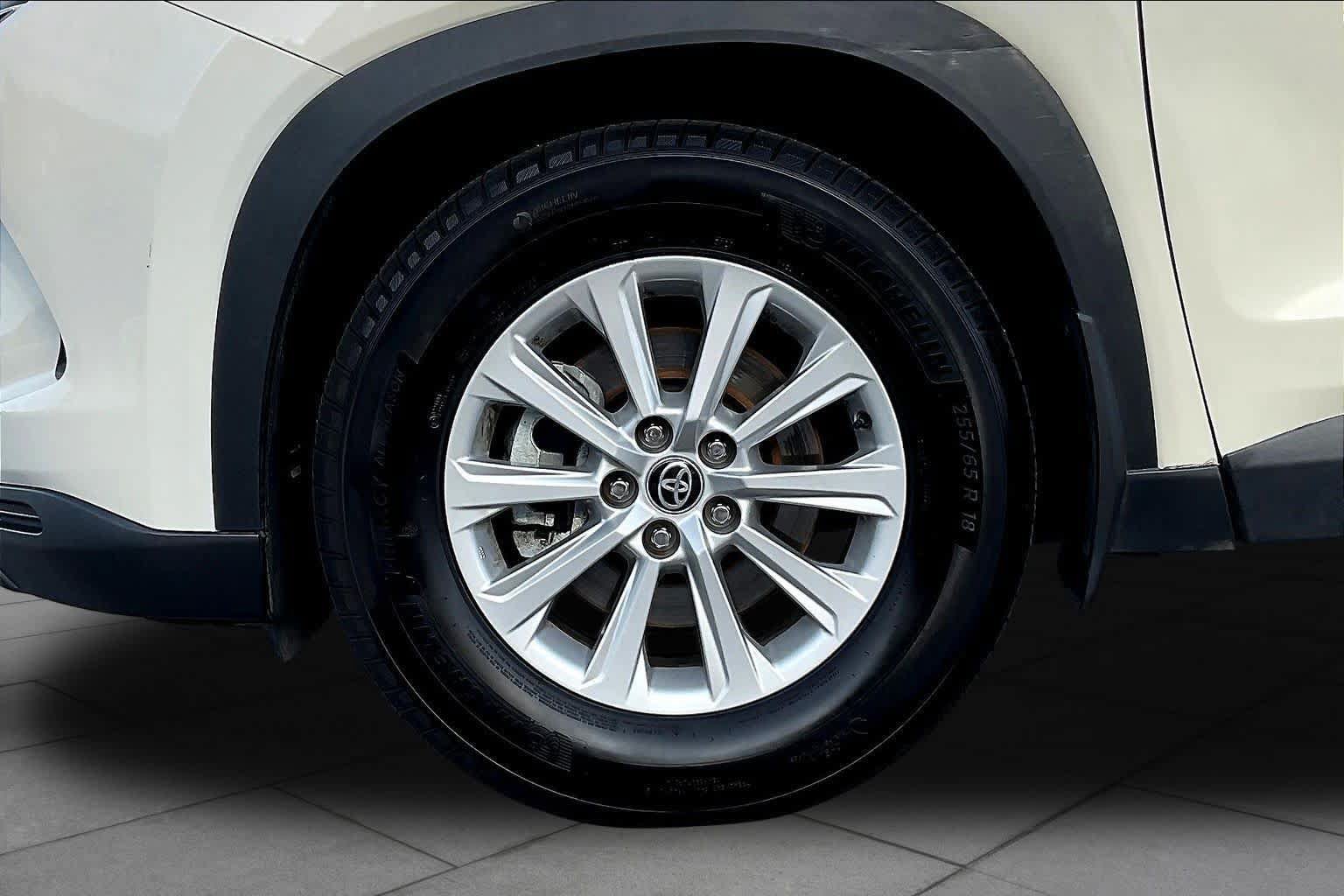 Used 2024 Toyota Grand Highlander FWD image 11