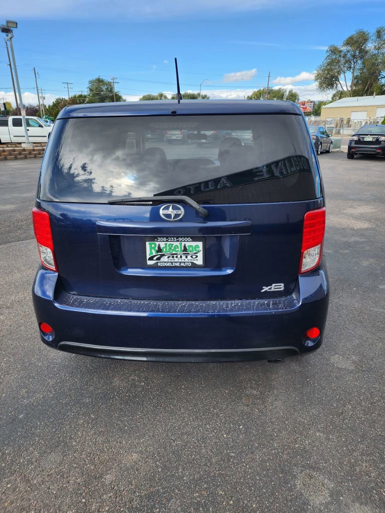 Used 2014 Scion xB FWD image 5
