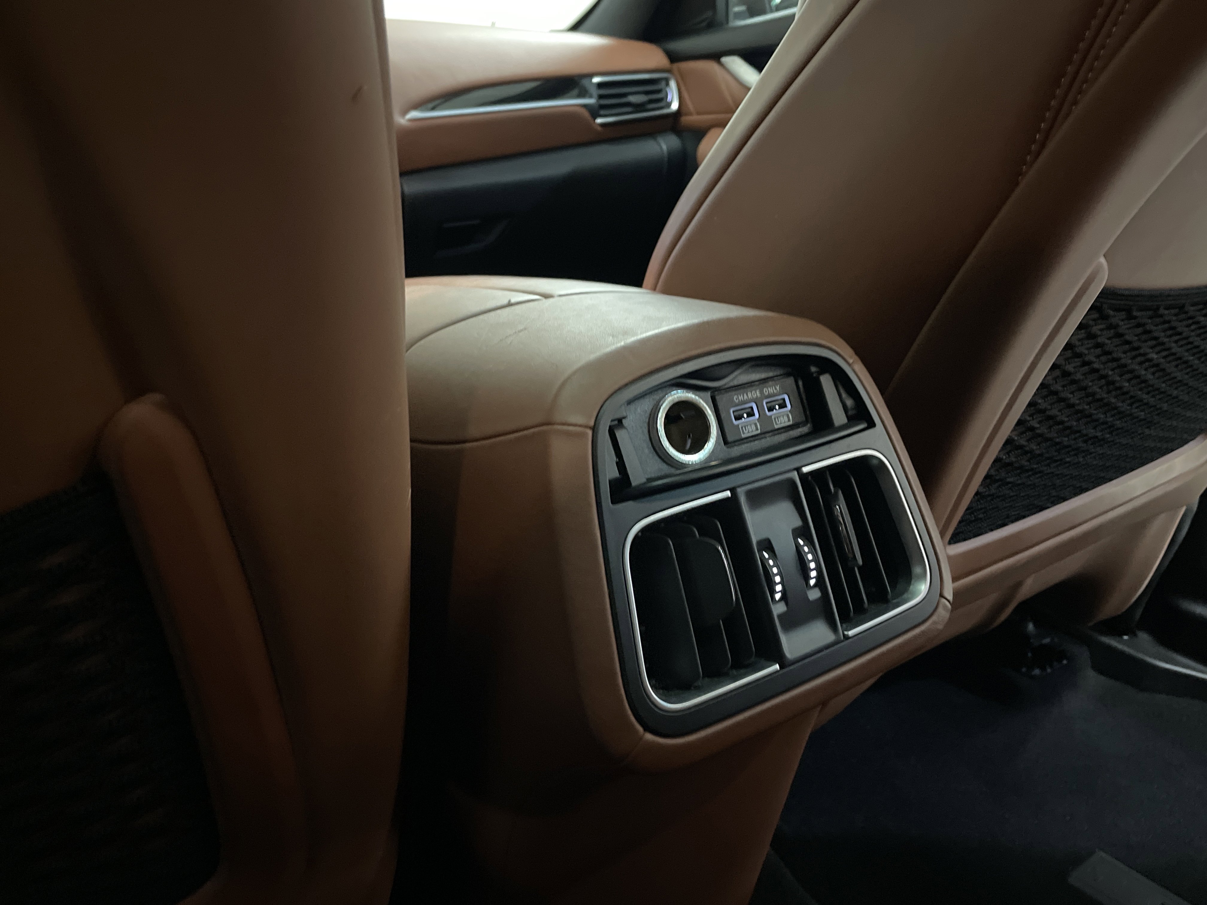 Used 2021 Maserati Levante image 21