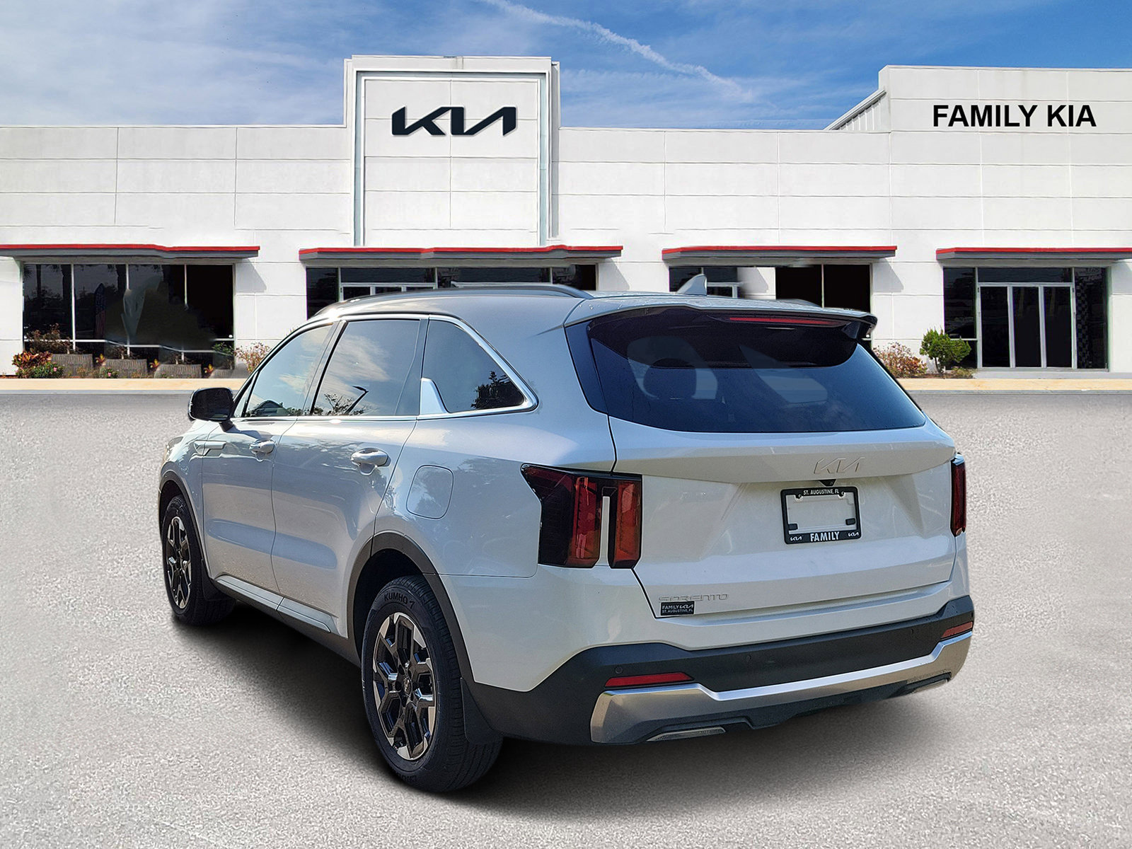 Certified 2025 Kia Sorento S FWD image 4