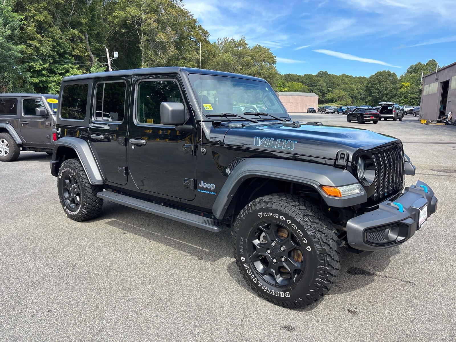 Used 2023 Jeep Wrangler Unlimited w/ Cold Weather Group AWD/4WD image 7