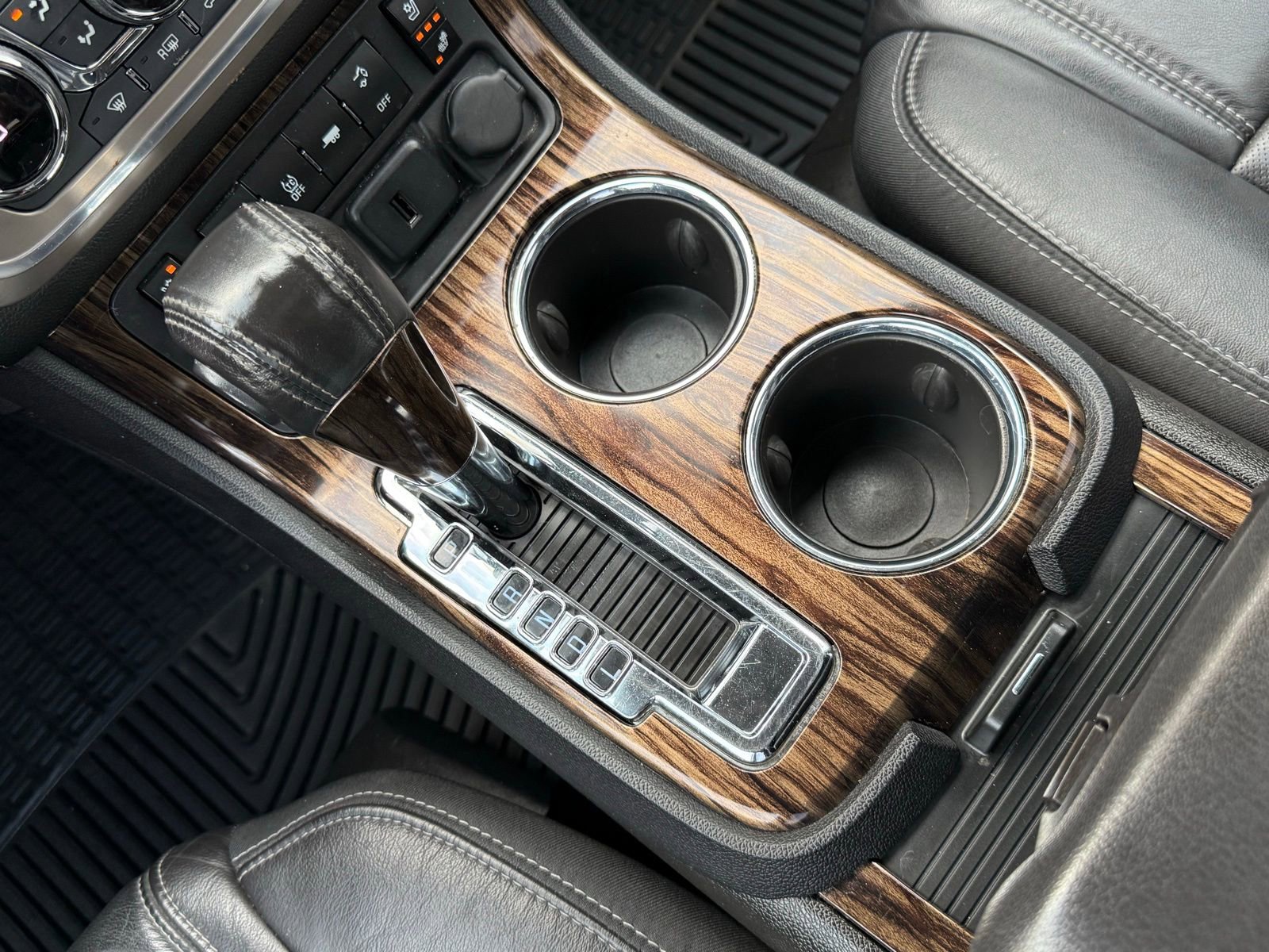 Used 2015 GMC Acadia Denali image 29