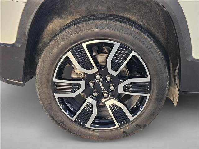 Used 2021 GMC Acadia SLT w/ Elevation Edition FWD image 19