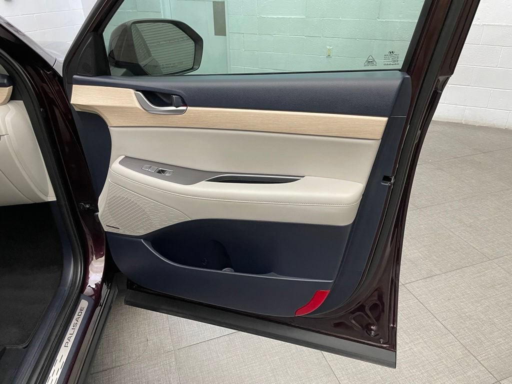 Used 2023 Hyundai Palisade Limited FWD image 30