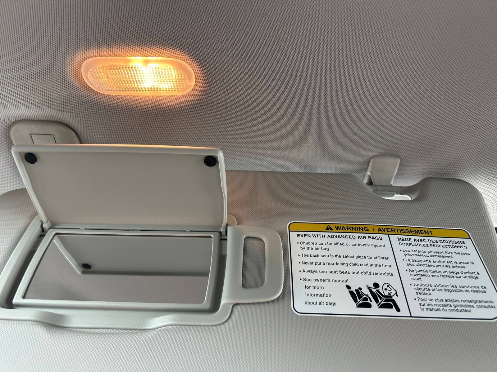 Used 2024 Mitsubishi Outlander SE FWD image 36