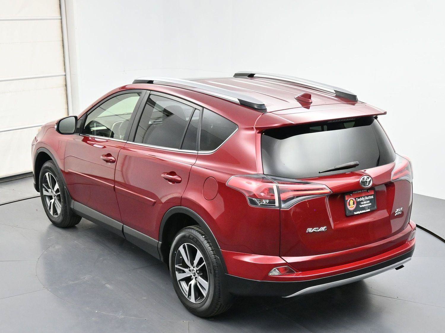 Used 2018 Toyota RAV4 XLE w/ Plus Extra Value Package AWD/4WD image 33