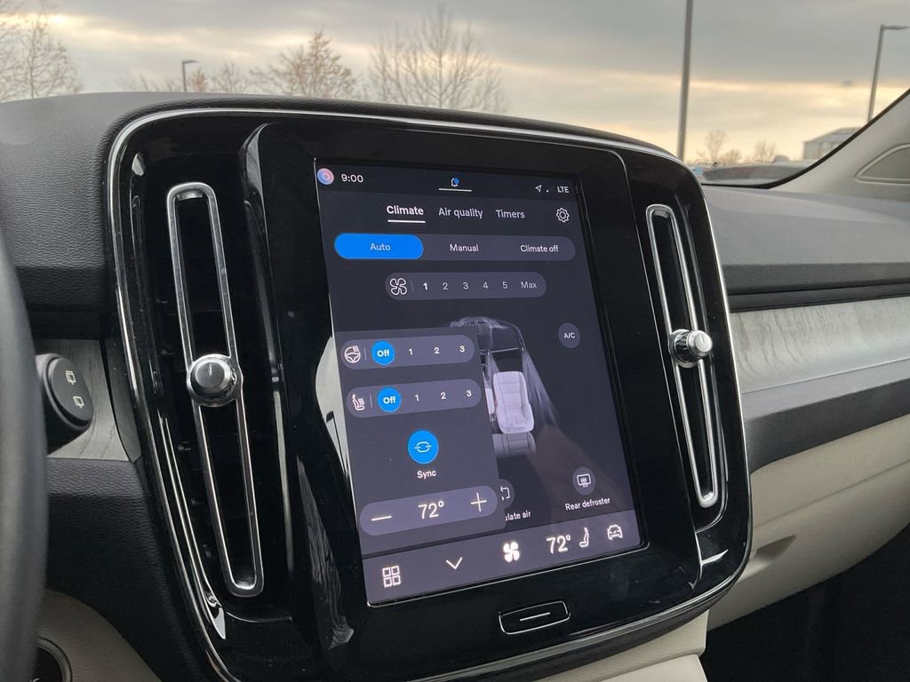 Certified 2024 Volvo XC40 B5 Plus w/ Climate Package image 24