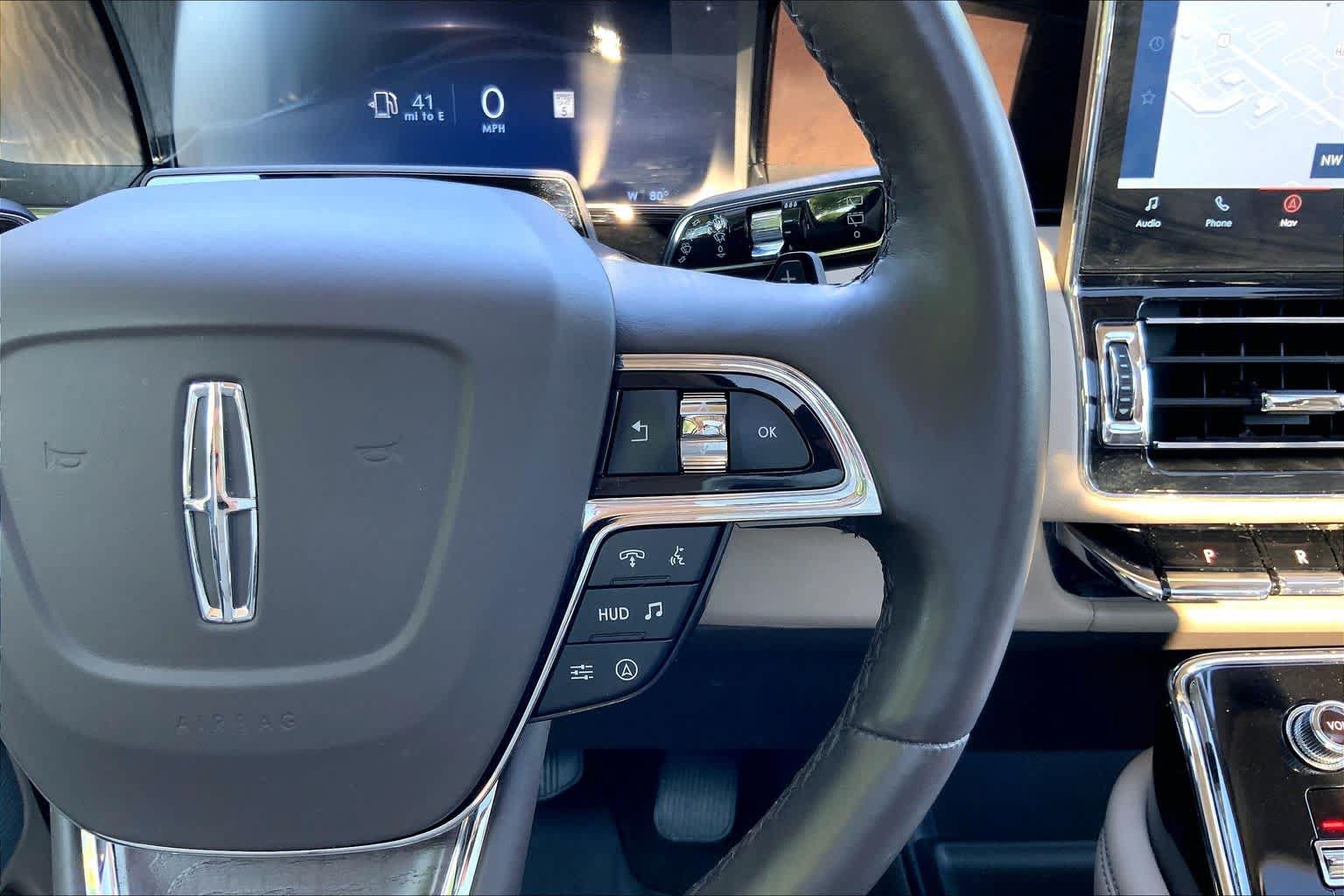 Used 2024 Lincoln Navigator Reserve AWD/4WD image 25