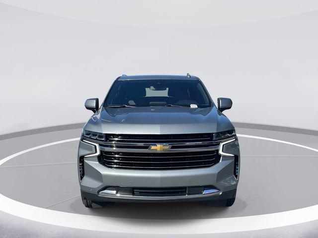 Used 2024 Chevrolet Suburban LT RWD image 2