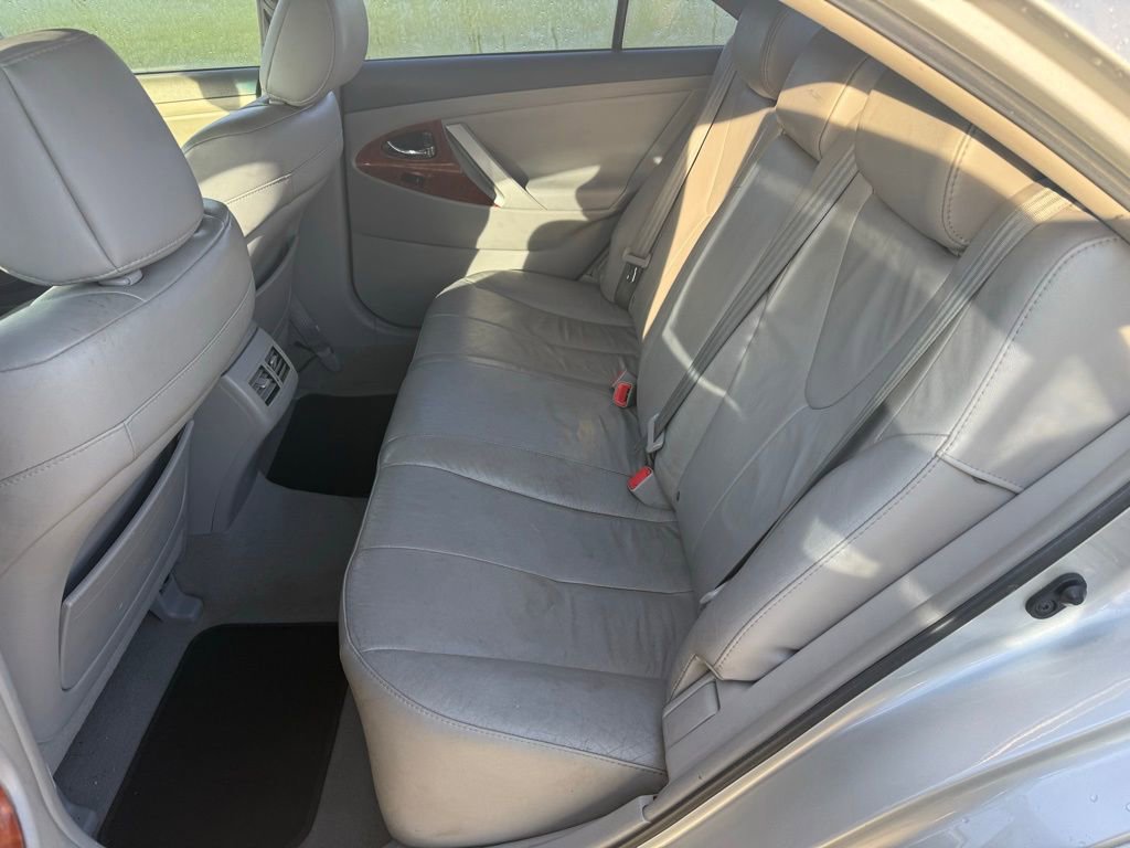 Used 2010 Toyota Camry image 11