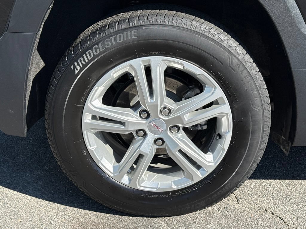 Used 2024 GMC Terrain SLE AWD/4WD image 12