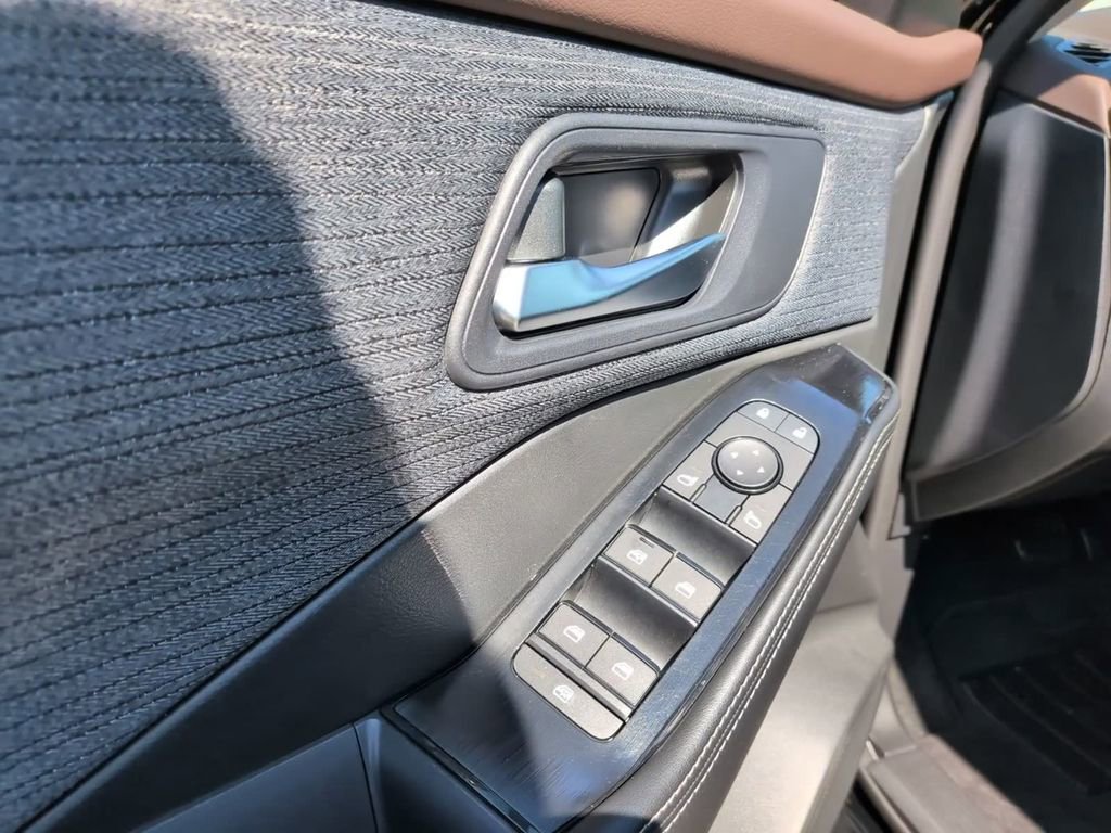 Used 2023 Nissan Rogue SV image 21