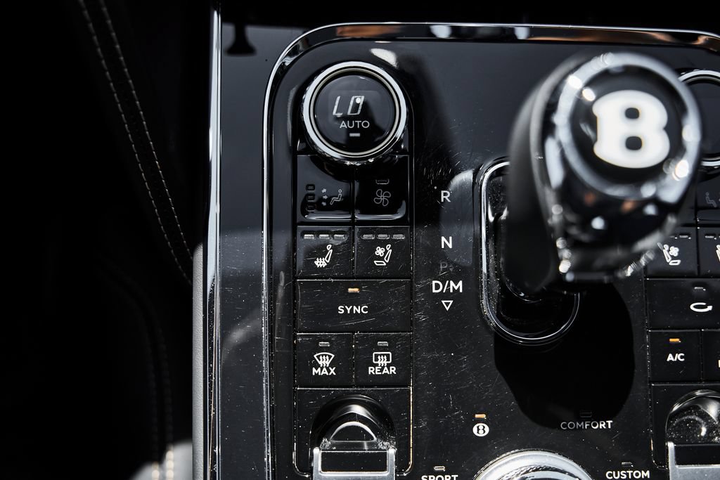 Used 2024 Bentley Flying Spur V8 AWD/4WD image 71