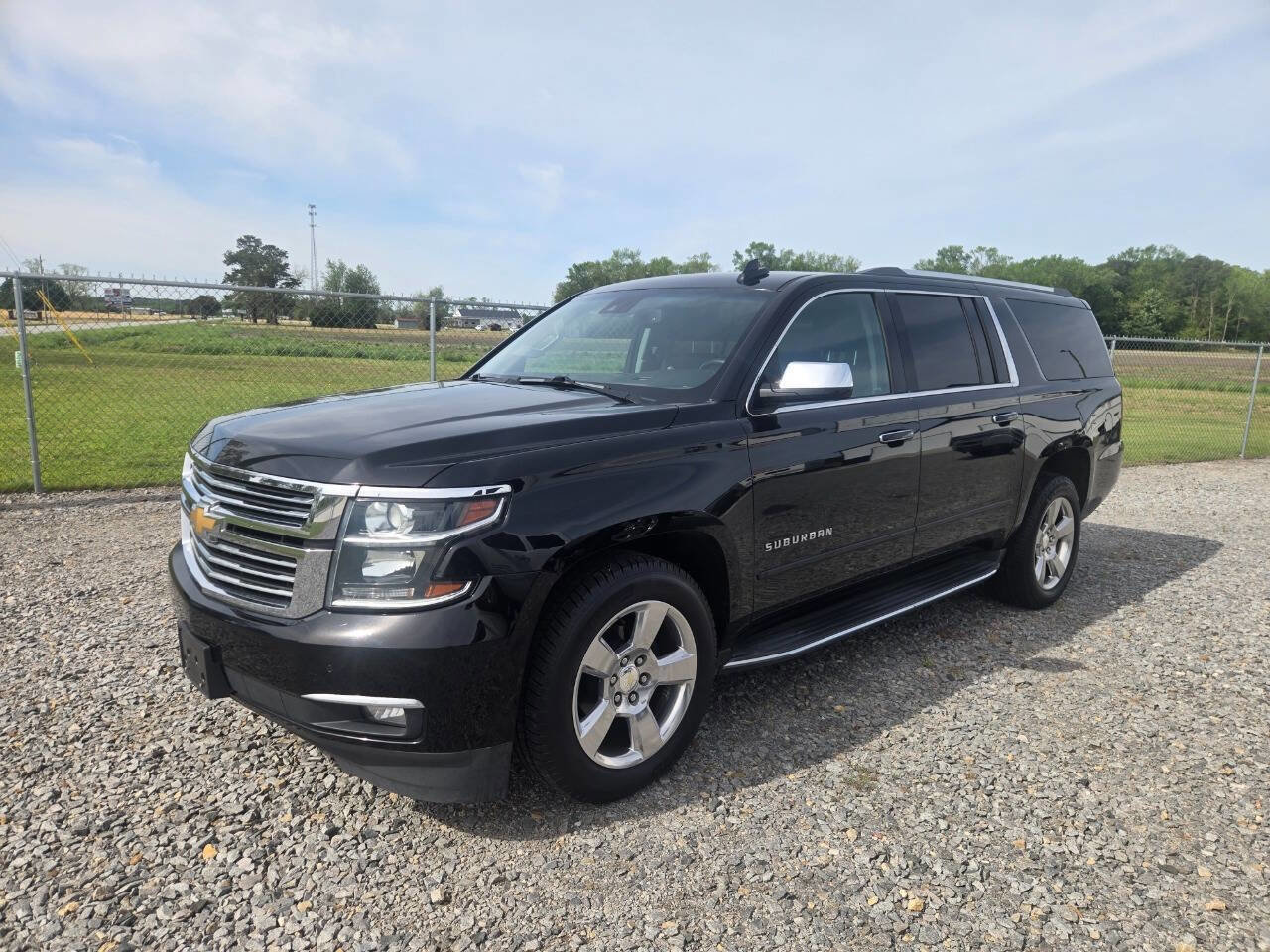 Used 2018 Chevrolet Suburban Premier image 3