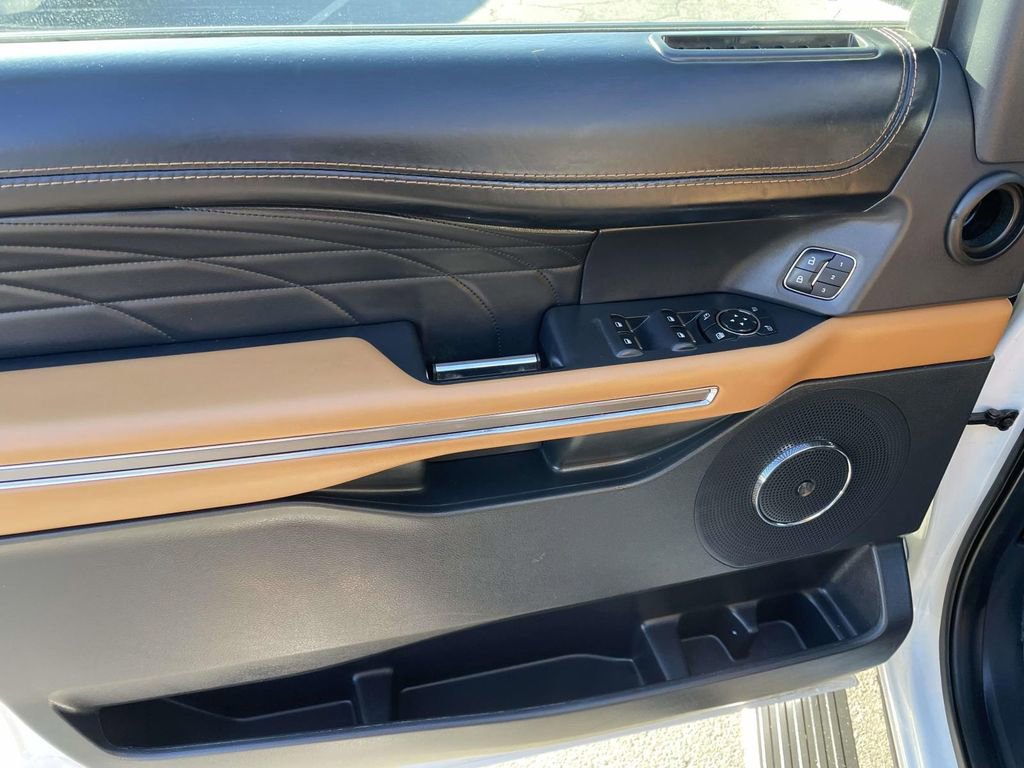 Used 2022 Ford Expedition Max Platinum image 27