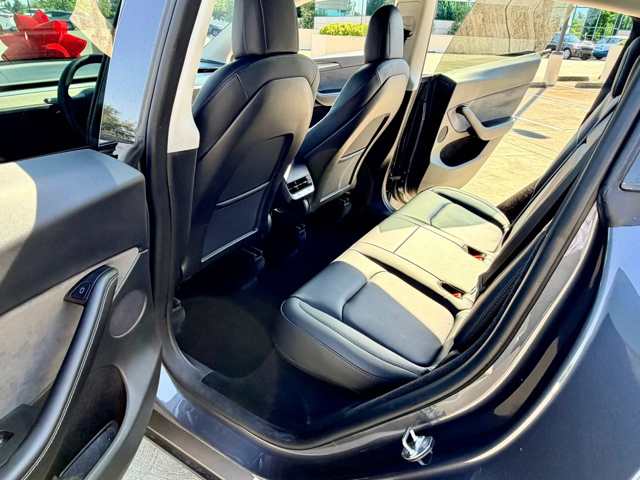 Used 2023 Tesla Model Y Long Range AWD/4WD image 29