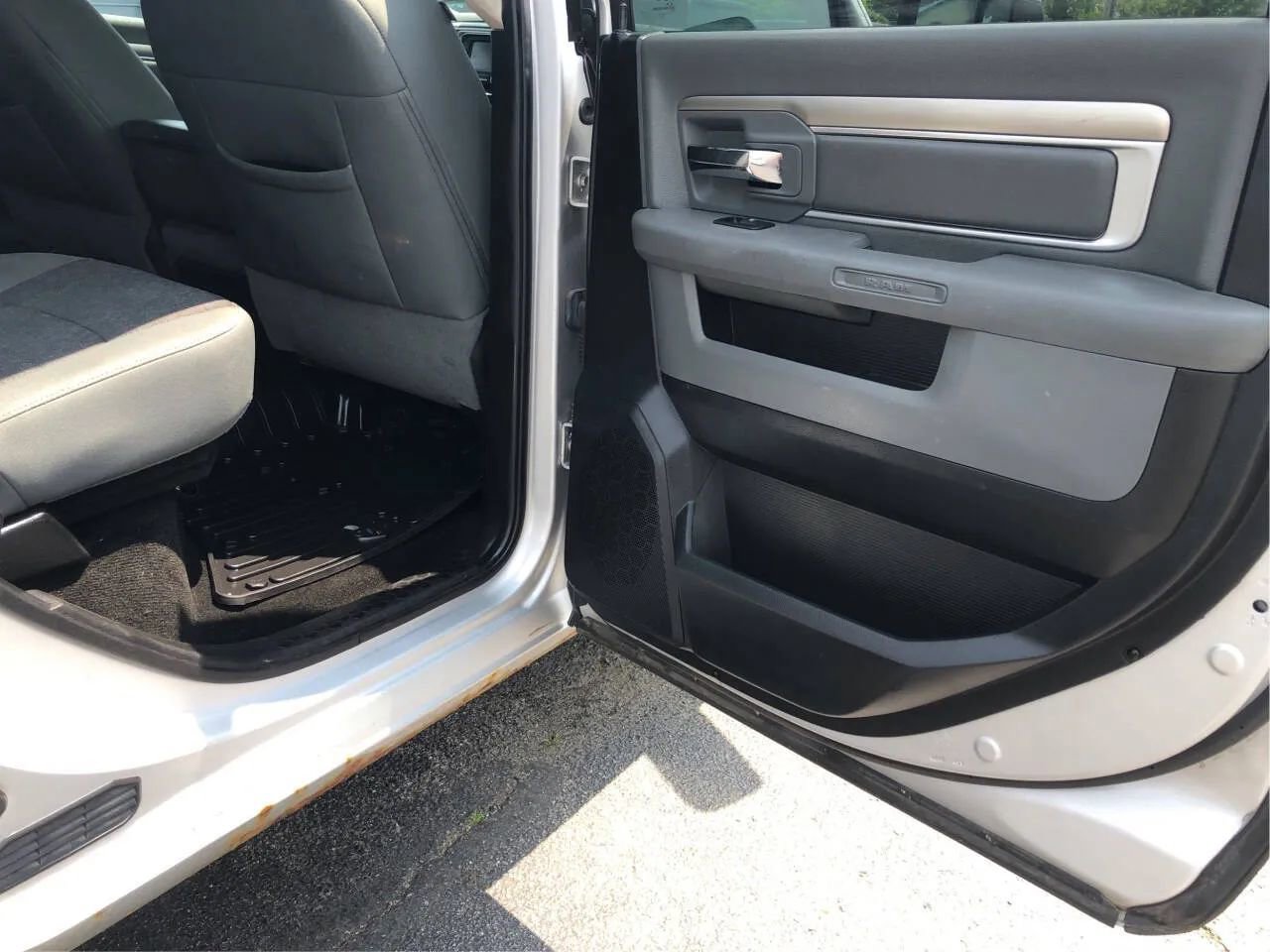 Used 2015 RAM 1500 Outdoorsman image 18