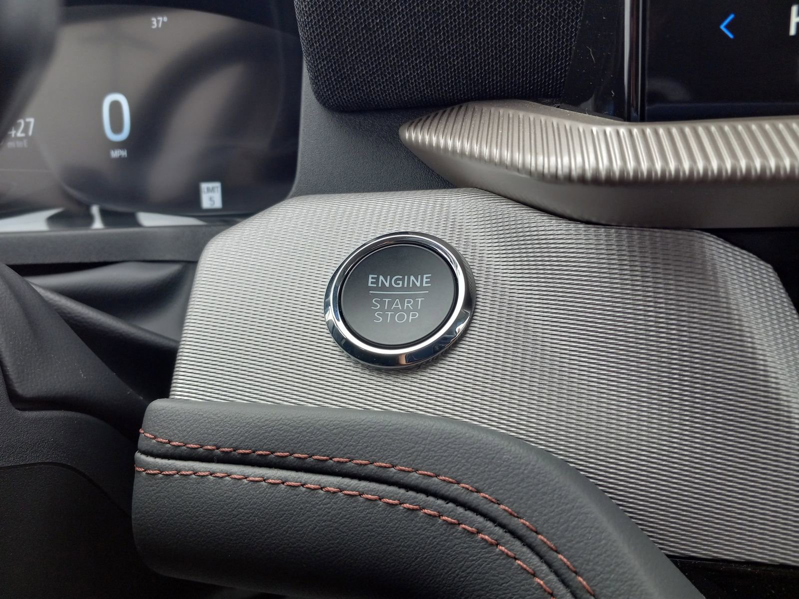 New 2025 Ford Explorer Active w/ Active Comfort Package image 18