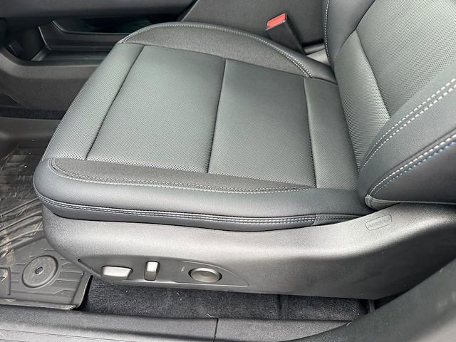 New 2025 Chevrolet Equinox EV LT image 12