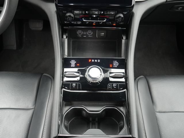 Used 2025 Jeep Grand Cherokee Overland w/ Luxury Tech Group IV AWD/4WD image 26
