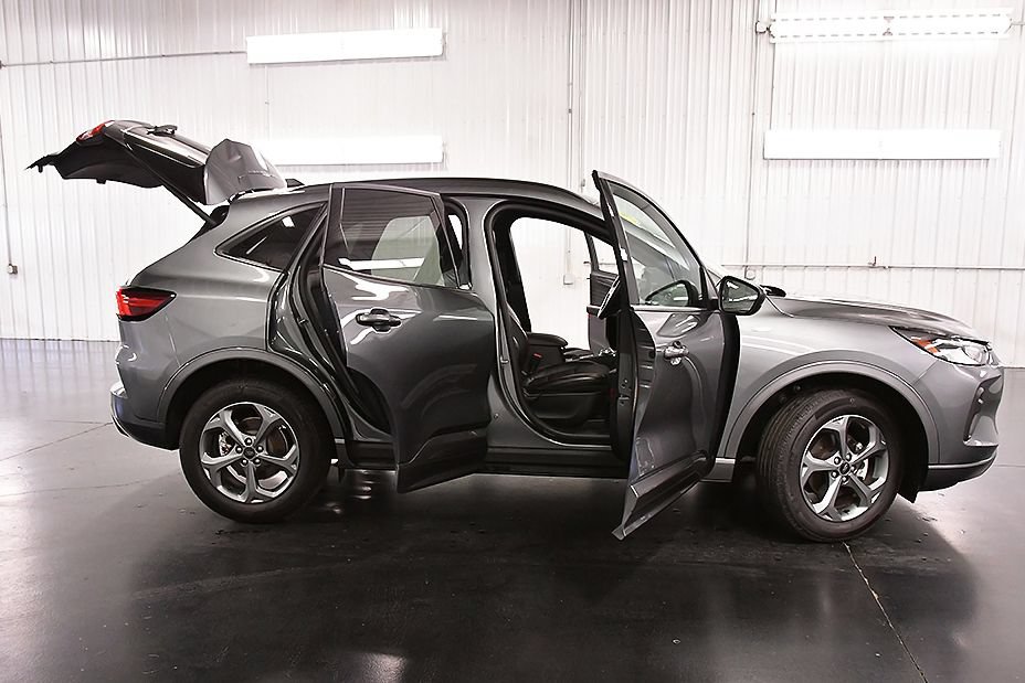 Used 2024 Ford Escape ST-Line w/ Tech Pack #1 AWD/4WD image 33