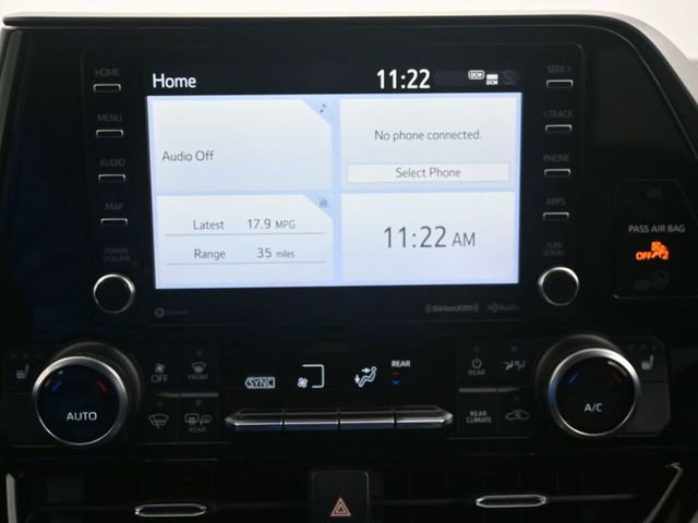Used 2022 Toyota Highlander XLE image 17