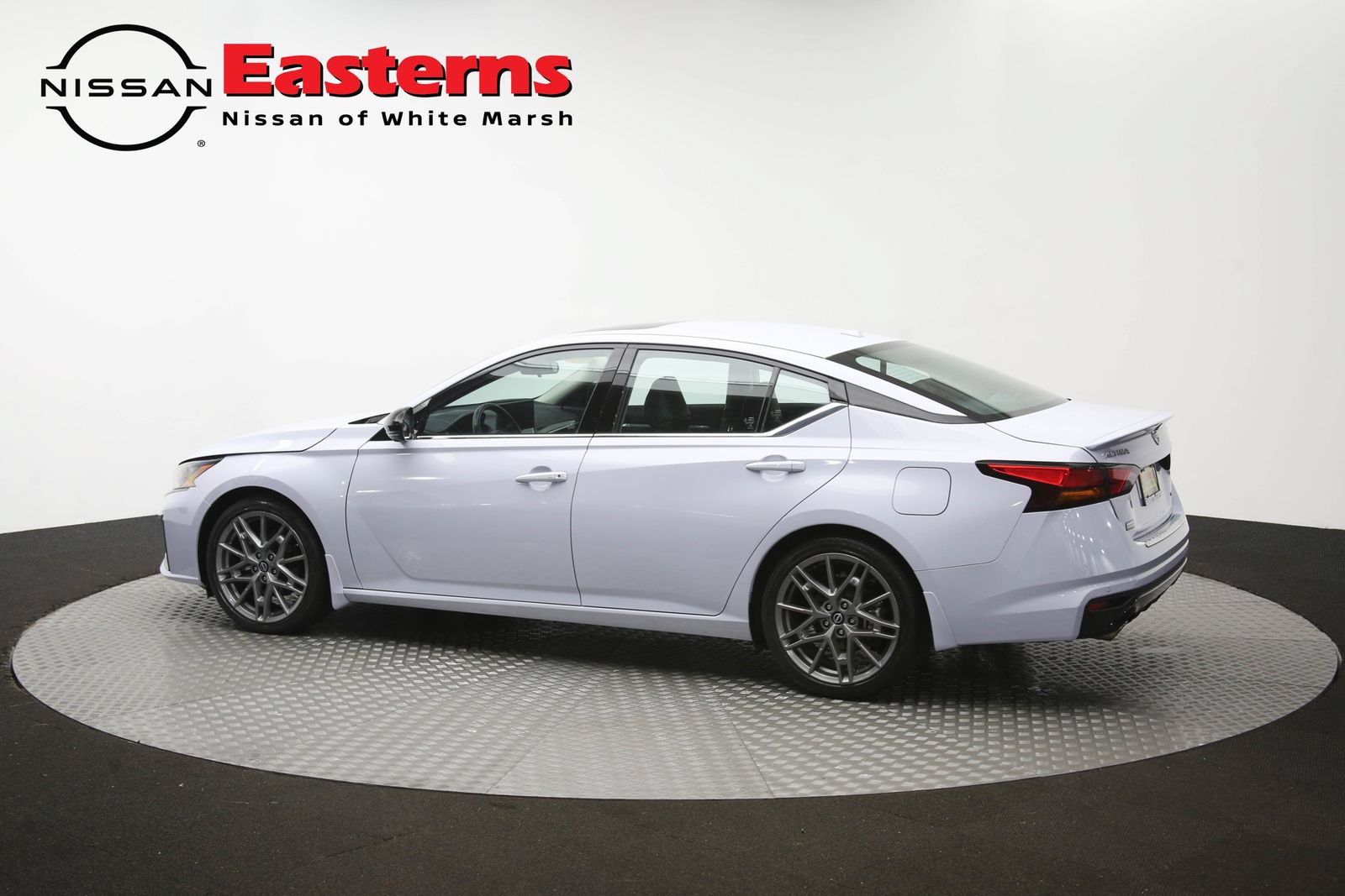 Used 2023 Nissan Altima 2.0 SR FWD image 61
