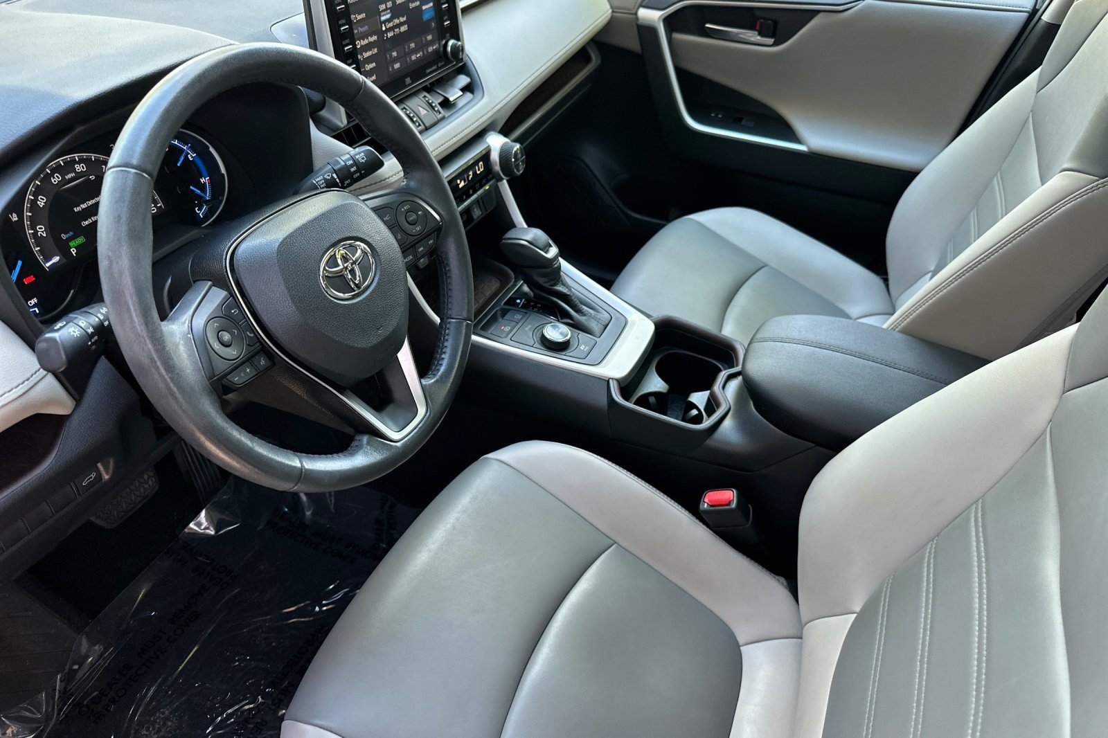 Used 2021 Toyota RAV4 Limited w/ Carpet Mat Package (TMS) AWD/4WD image 4