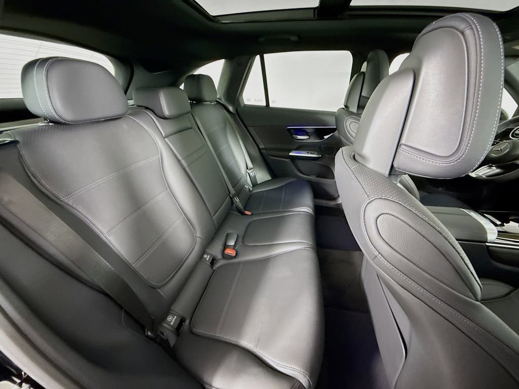 Used 2026 Mercedes-Benz GLC 300 4MATIC image 28