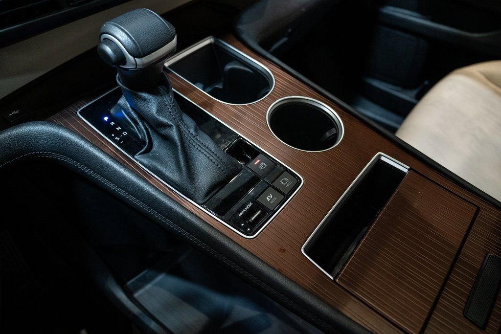 Used 2024 Toyota Sienna XLE image 29