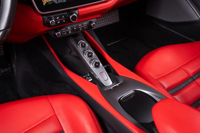 Used 2019 Ferrari Portofino RWD image 34