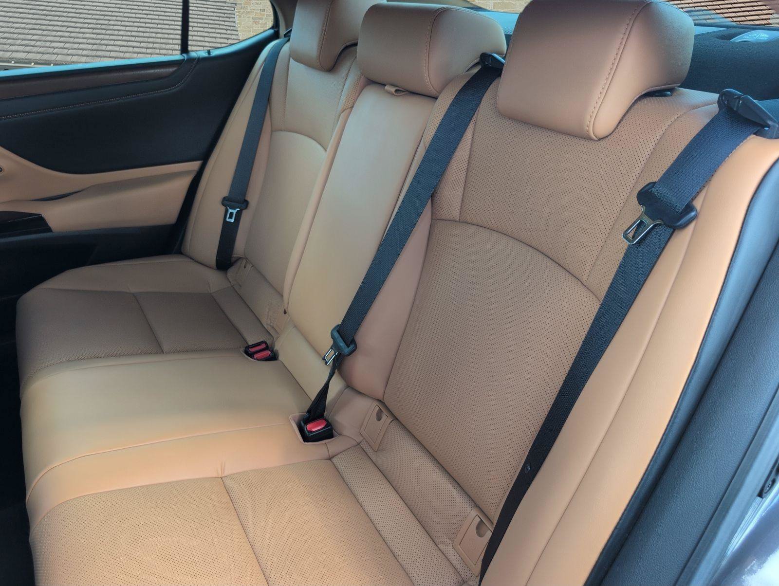 Certified 2025 Lexus ES 300h w/ Premium Package FWD image 18